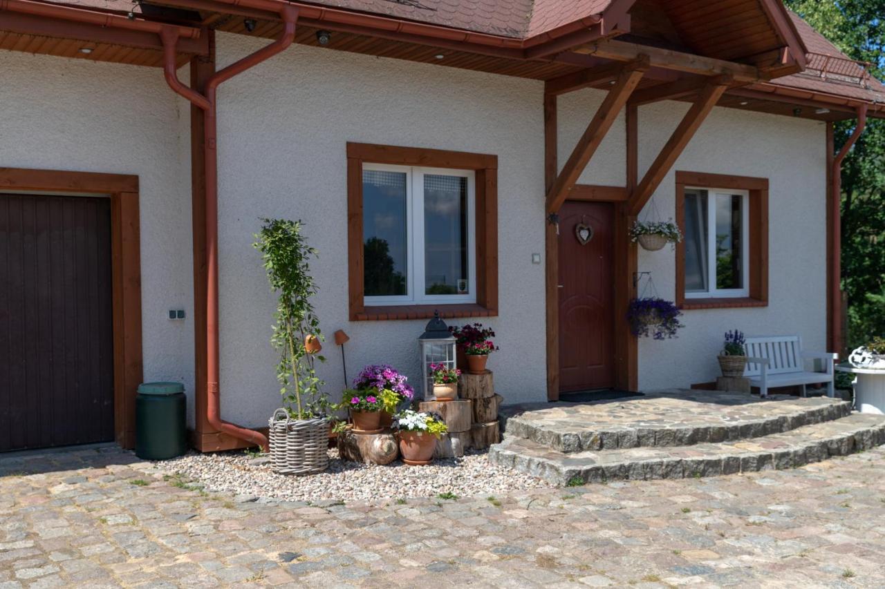 Cottage On The Hill Kielno Екстериор снимка
